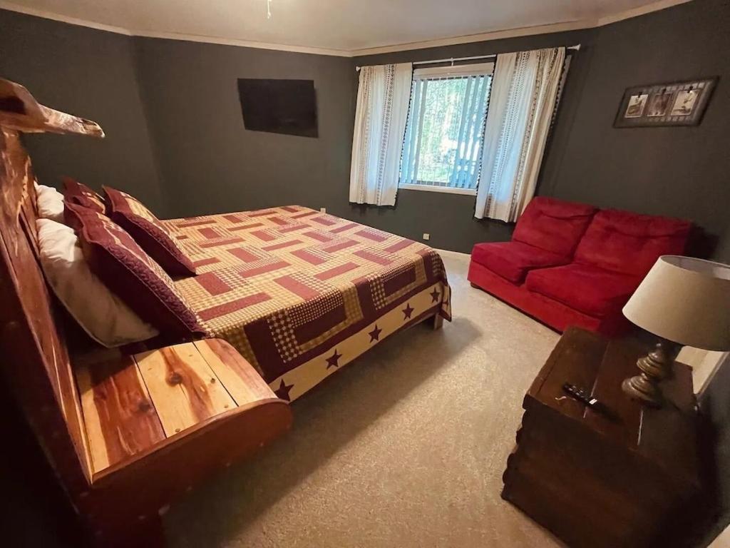 Cabin With Treehouse Views, 3 King Beds, 4 Bunks, And Large Hot Tub! Gatlinburg Εξωτερικό φωτογραφία