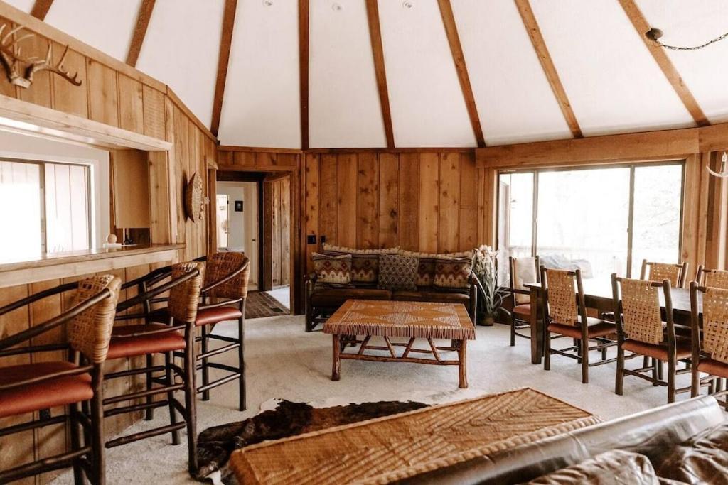 Cabin With Treehouse Views, 3 King Beds, 4 Bunks, And Large Hot Tub! Gatlinburg Εξωτερικό φωτογραφία