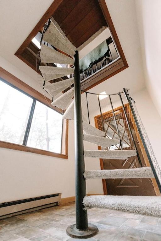 Cabin With Treehouse Views, 3 King Beds, 4 Bunks, And Large Hot Tub! Gatlinburg Εξωτερικό φωτογραφία